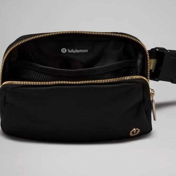 Lululemon Everywhere Belt Bag Black Gold Logo Strap Limited Edition NEW/NWT!! - Picture 8 of 11